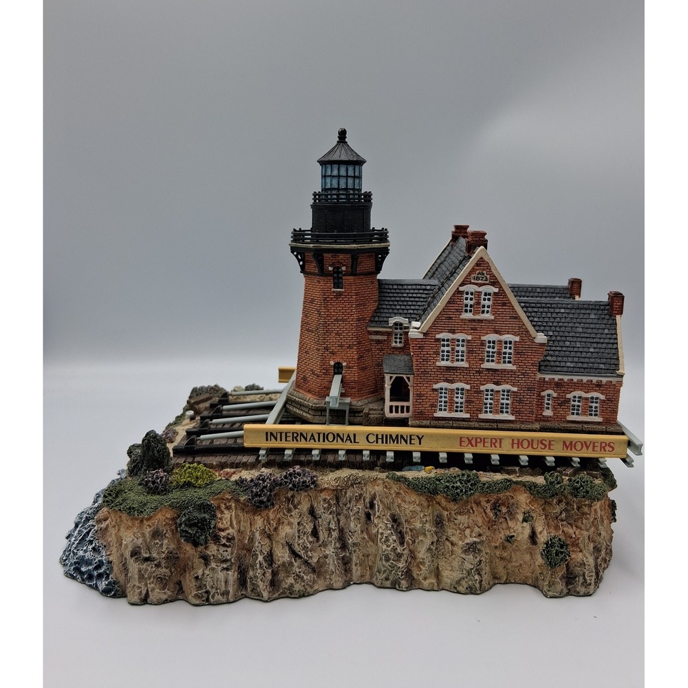 Harbour Lights Southeast Block On The Move Rhode Island 662 Figurine